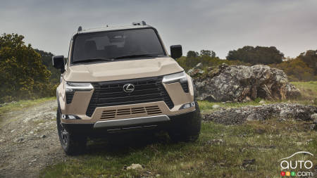 Front of 2024 Lexus GX Overtrail+